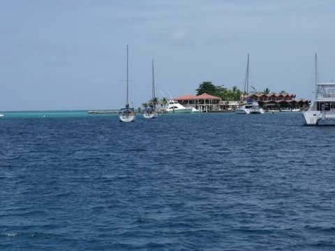 The anchorage at Saba Rock.