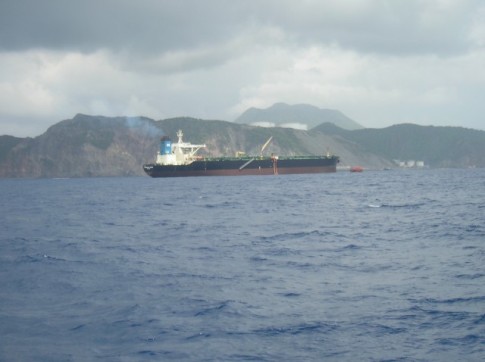 Ships taking on oil from the refinery on St Eustatia.JPG
