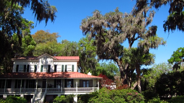 A nice old home in Isle Of Hope