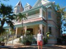 Kilian visits the B&B that his parents stayed in during their honeymoon 25 years ago.