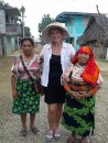 Vicki with 2 kuna ladies in their village in Playon Chico.  They are mother and daughter.  The lady on the right is 3ft 9 ins tall