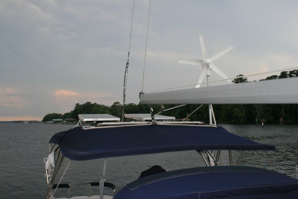 The solar panels and D400 wind turbine are installed such that there is no conflict with the boom.