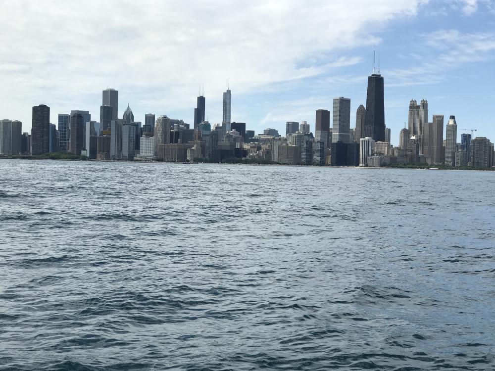 Motoring to Chicago: Coming up on Navy Pier as I head to DuSable Harbor. Solo Mac starts tomorrow. 