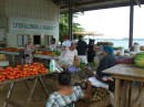 Auf dem Markt in Neiafu gibt es ein tolles Angebot von frischem Obst, Früchten und Gemüse.