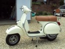 The LML 125 scooterloo carbon copy of a 60s Vespa which Came from the cooperation twix LML and Piaggio.  Still got steel panels but disc brakes and electric start.