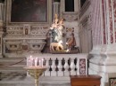 Basilica della Santissima Annunziata del Vastato: Altar in side apse.