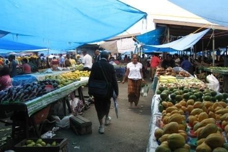 Market at Suva.