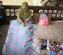 Weaving cane mat. Ayer Keroh, Malaka. 22-11-13