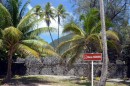Historical site of ritual importance to Polynesian royalty and religion.
Un marae, lieu de rassemblement royal ou religieux.