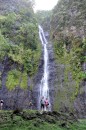 Tahiti waterfall 1.  Lens at 18 mm.

Cascade parmi la foret.