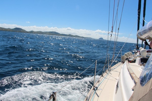Sailing past the Mamanuca islands off the N coast of Livi Vetu