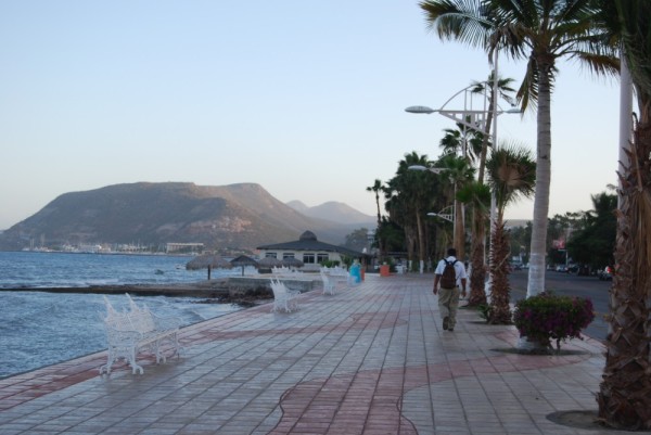 walkway along malecon towards Marina Palmira
