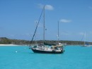Te Oigo at rest in the beautiful water at Emerald Rock in Exuma Land and Sea Park