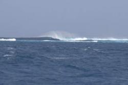 Big surf on the fringing reef