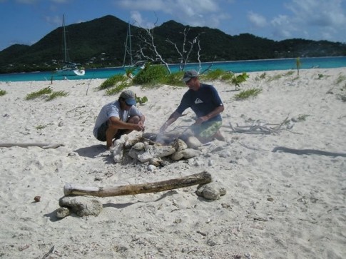 m Steve and Menno trying to start the fire for lunch.JPG