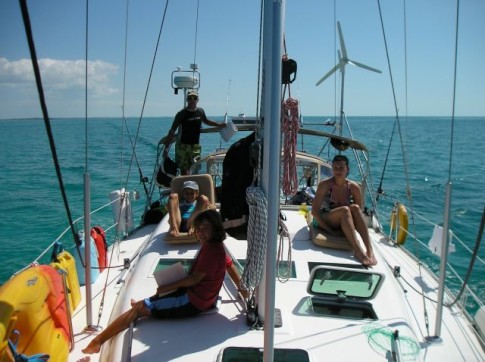 Daniel, John, Menno and Margot enjoy crossing the Caicos Banks to West Caicos.