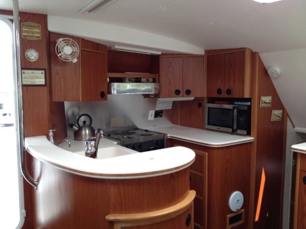 The u-shaped galley is very well designed and even has an exhaust fan.