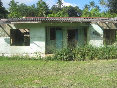 Niue: One of the many, many abandoned homes on the tiny island.