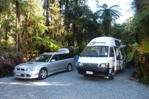 Our cozy campsite in the Rain Forest Campground in Franz Josef. "Subaru Sally" on the left, "HQ - Henny Quarters" on the right.