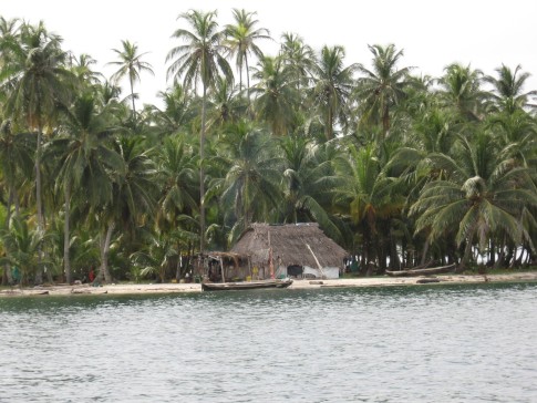 Typical hut on Chichime: Typical Hut in the San Blas Islands
