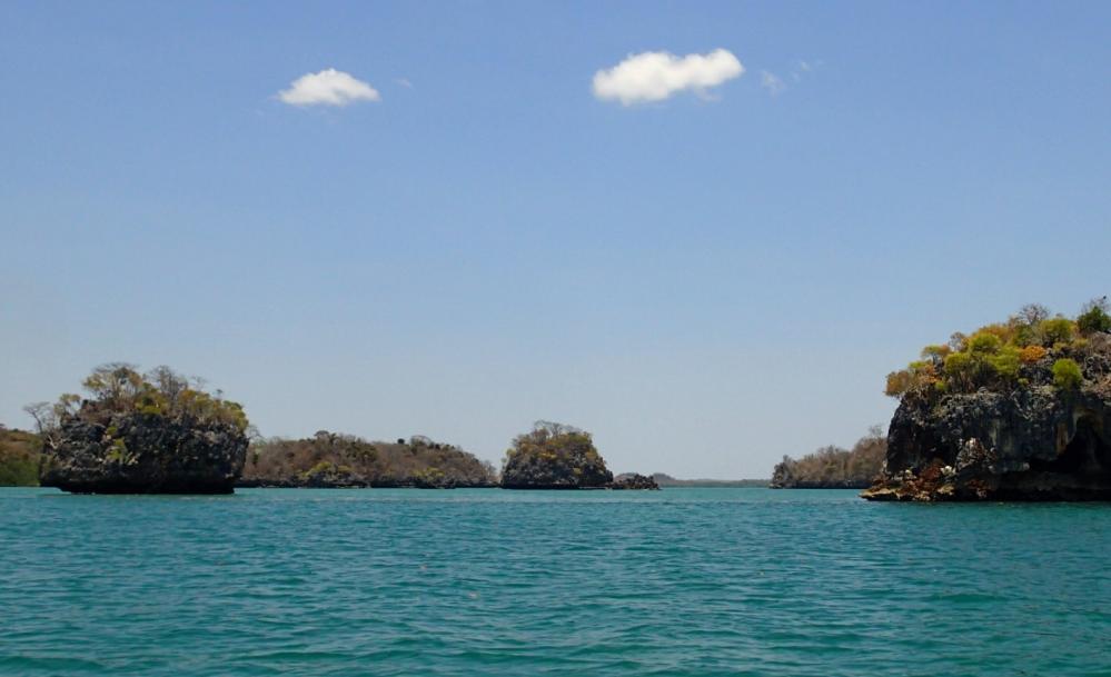 Moramba Bay, kleine eilandjes...