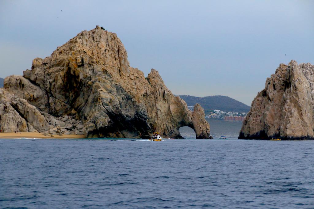 The famous Cabo arch as we approach the harbor