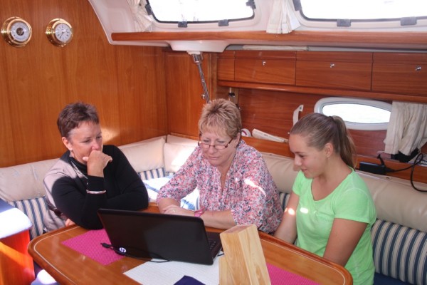 The ntwo girls from the yacht Janner, Louise & Caterina came aboard to check school work