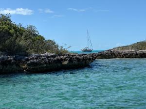 Anchorage between Cabbage and Lizard Cays