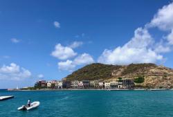 Glossy Hill, Canouan: This super-luxury marina project has been going on... forever. It looks very nice, mind you, but they sure have a loooong way to go. Plus it