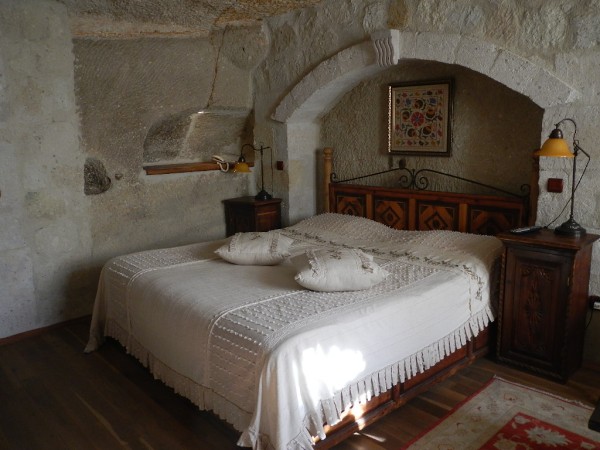 Hotel Cave Room 