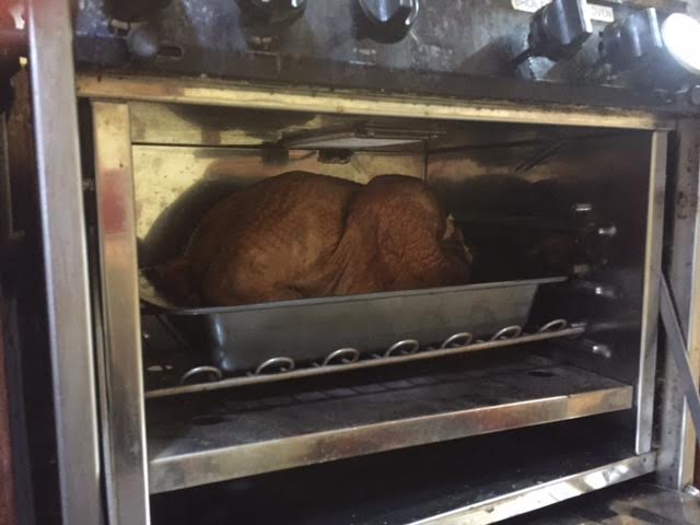 Turkey actually FIT  inside AB oven... Yeah !!! : The girls had the foresight to buy a fully cooked turkey...  So all we had to do was warm it to a thigh temp of 140 F....   about 1.75 hours at 375F...   
