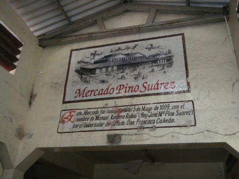 Mercado sign