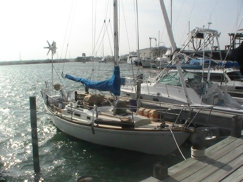 Gypsy Soul at pier side waiting to do her thing....SAIL