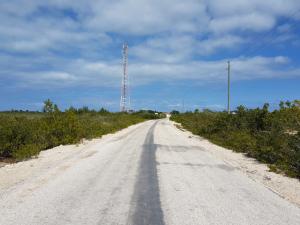 Mayaguana Island: , road to check in