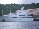 Vive le Vie - private owned power yacht