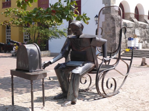 Lots and lots of statues like this all over Cartagena