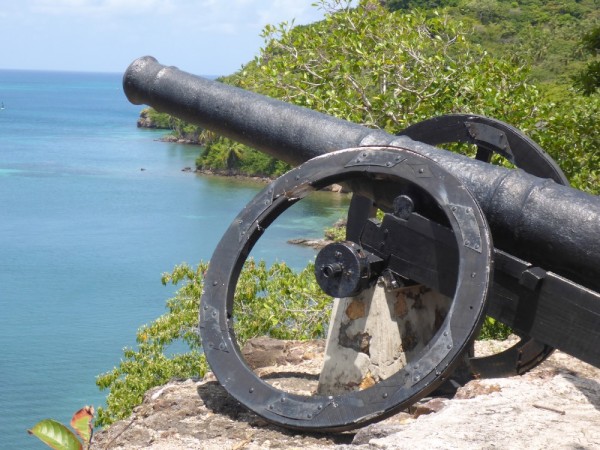 Canon off entrance to Providencia harbour
