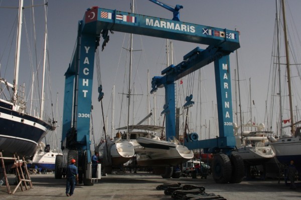 The big day, check out the huge lifter that they use at Yat Marine