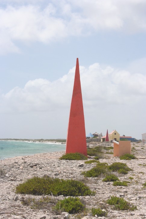 By 1837 the slat production had grown so large that four obelisks (red, white, blue and orange) were built near the salt pans to guide the cargo ships coming in to land.