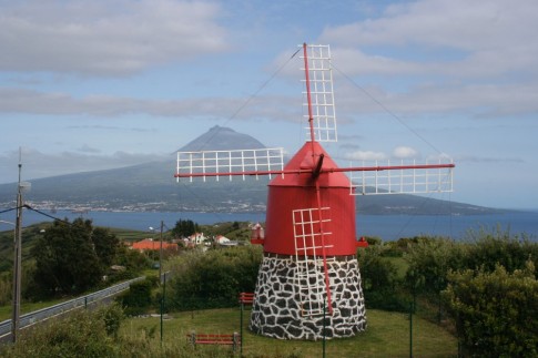Windmill overlooking Pico 