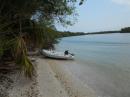 Short dinghy ride to Keewaydin Island