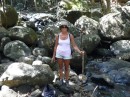Wanderung durchs Flussbett des Riviere Deshaies im Regenwald Guadeloupes.
