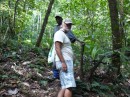 Jürgen und unser Guide Winston im Regenwald Dominikas. Mit Winston haben wir eine Tour über die Insel gemacht.