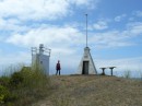 Der Leuchtturm stellte sich dann als Leuchttürmchen raus. Nebenan steht die Wetterstation von Tutukaka, die bei den Stationsmeldungen Daten über Windrichtung und -stärke liefert.