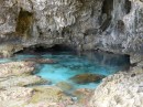 Bei Niedrigwasser bilden sich kleine Pools in einigen Höhlen, in denen man gut baden kann.