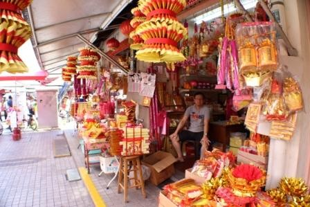 Tempelbedarf zum chinesischen Neujahrsfest, Chinatown, Penang, Malaysia