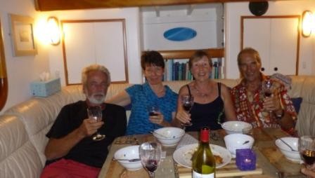 Party auf SV COBALT, Helmut, Kerstin, Elaine und Bob
Port Vila, Efate, Vanuatu
Juni 2013