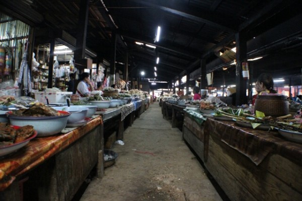 Markt in Phonsavang, Laos.