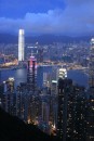 Blick vom Peak ueber Down Town Hong Kong und Koowloon