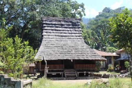 Traditionelles Haus auf Flores, August 2013